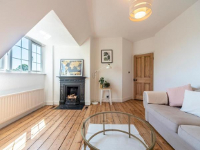 Pass the Keys Victorian Flat A Stones Throw From Hampton Court